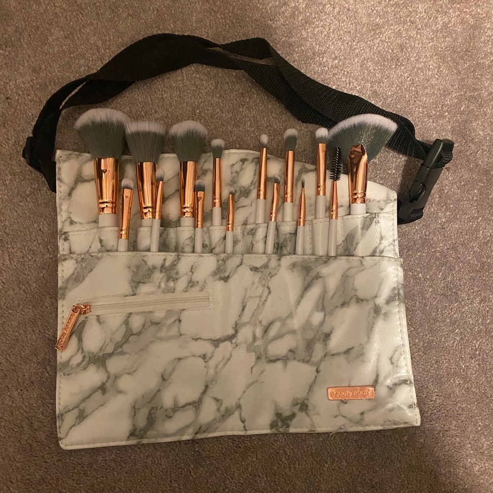 Makeup brushes and brush cleaner